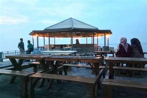 Tempat Buka Puasa Murah Dan Ramah Pemudik Di Pantura Pilih View Laut