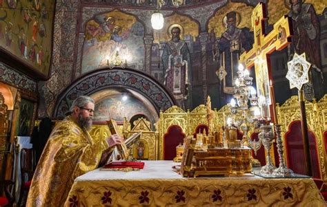 Patriarhul Daniel A Oficiat Sfanta Liturghie De Nasterea Domnului In