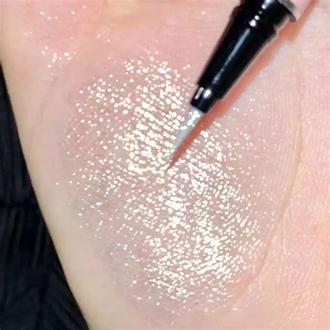 Pink Glitter Eyeliner - Kimi