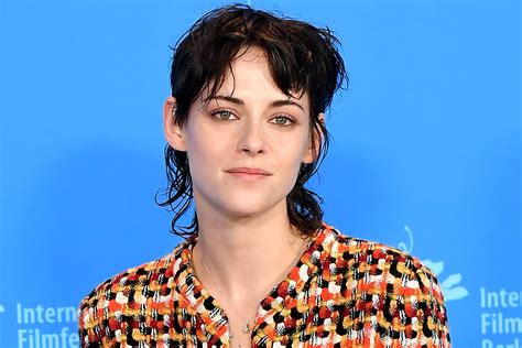 Kristen Stewart Writing Stoner Girl Comedy With Fiancée Dylan Meyer