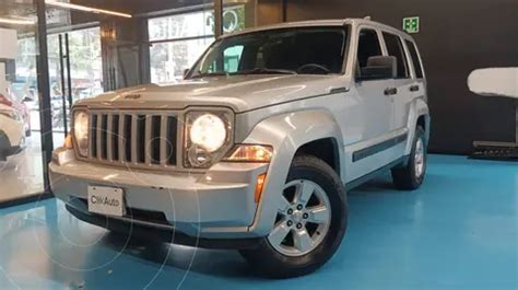 Jeep Liberty Sport X Usado Color Plateado Precio