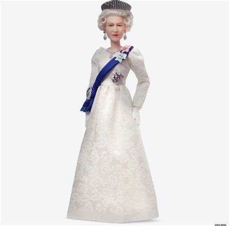 Barbie Signature Queen Elizabeth Ii Platinum Jubilee Doll Hcb Ebay