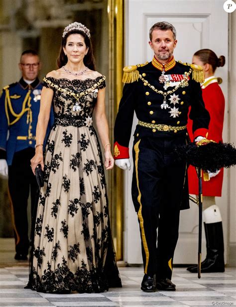 Le Prince Frederik De Danemark Et La Princesse Mary D Ner De Gala Au