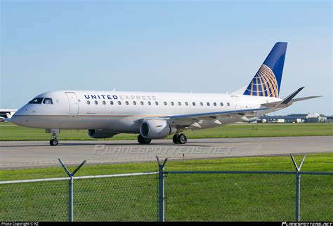 N Yx United Express Embraer Erj Lr Erj Lr Photo By Rz