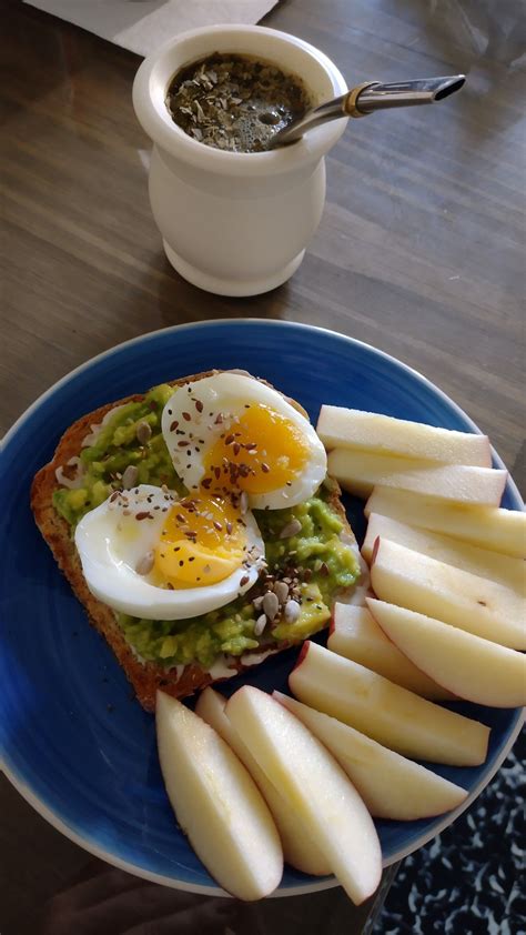 Tostada Con Palta Y Huevo Manzana Mates Healthy Lifestyle Food Healthy Snacks Recipes