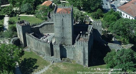 Castelo de Guimarães | Lugares para visitar, Portugal, Foto