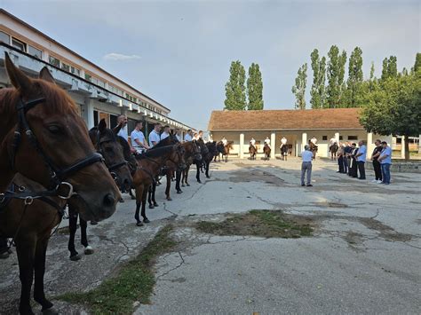 Slobodna Dalmacija Alkari stigli na trkalište sinjski župnik