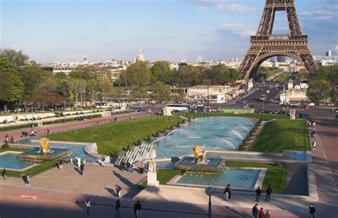 Trocadero Gardens In Afternoon Stock Photo - Image of fountain ...