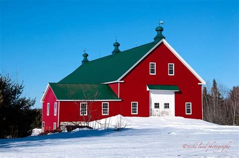 New England Barns Vol 2 New England Farmhouse Red Barn Door Green Roof