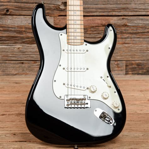 Fender Player Stratocaster Black – Chicago Music Exchange