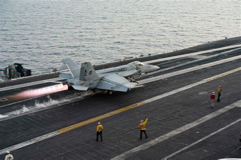 U S Navy On Twitter Usnavy Photos Of The Day Usnsmercy Conducts