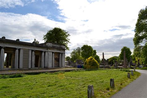 On the Grid : Kensal Green Cemetery