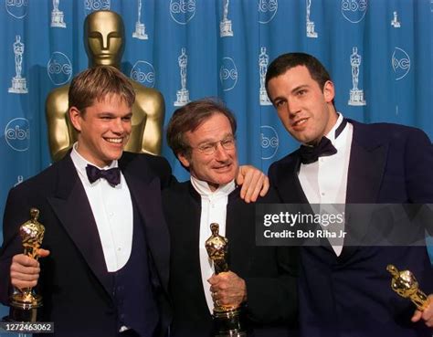 Matt Damon Robin Williams Photos and Premium High Res Pictures - Getty ...