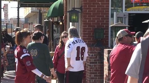 Fighting Irish Gamecocks Fans Pack Downtown Jacksonville For Taxslayer