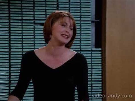 Daphne saying boombox : r/Frasier