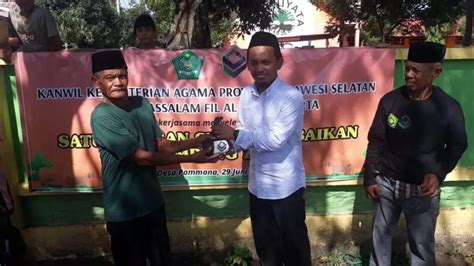 Kemenag Wajo Salurkan Daging Kurban Di Kampung Zakat Pammana Kantor