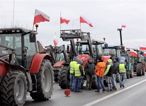 Kolejny Dzie Protestu Rolnik W Aktualizacja Film Zdj Cia