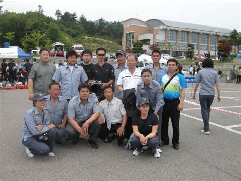 의용소방대연합회 제24회 강원도 소방기술경연대회 출전 기념사진 상세화면 강원특별자치도 소방본부홈페이지 소방가족