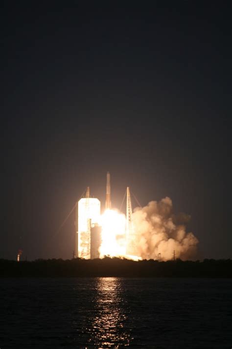 Spectacular Sunset Launch of new US Spy Satellite - Universe Today