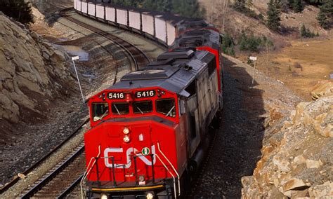 CN orders 60 more locomotives from GE Transportation