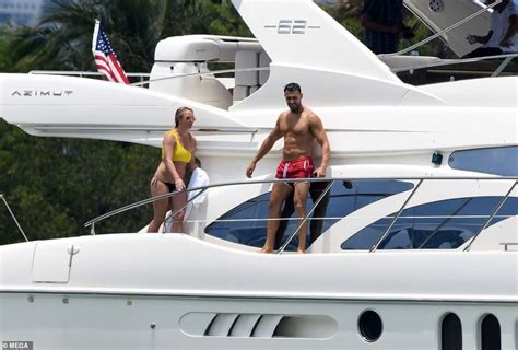 Britney Spears In A Bikini On A Yacht In Miami 06 08 2019 • Celebmafia