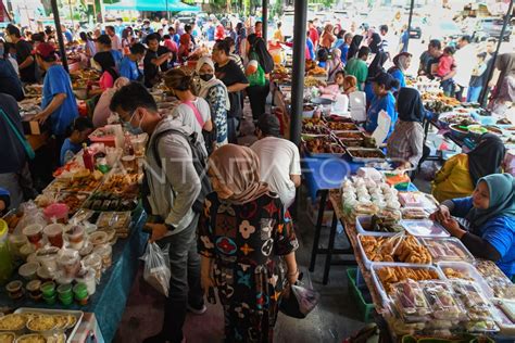 Pasar Takjil Ramadhan Benhil Jakarta Antara Foto