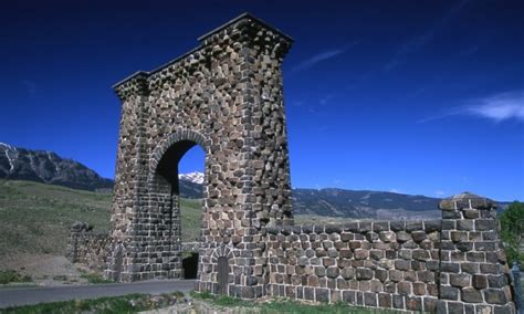 Yellowstone National Park North Entrance - AllTrips