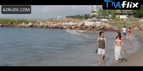 Scarlet Gruber Bikini Scene In Medicos Linea De Vida Tnaflix