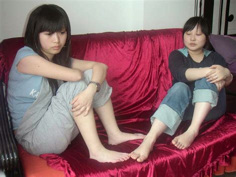 Zeefeets Female Feet Pictures And Videos Two Asian Girls Feet