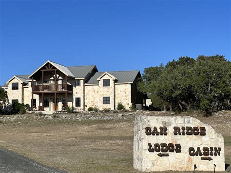 Oak Ridge Lodge — Frio Rentals