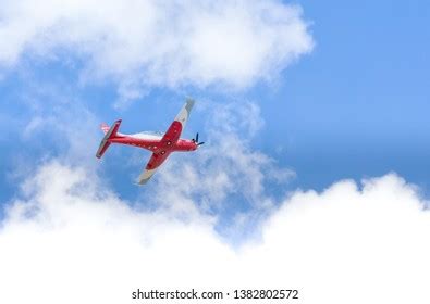 Flying Red Plane Sky Stock Photo 1382802572 | Shutterstock