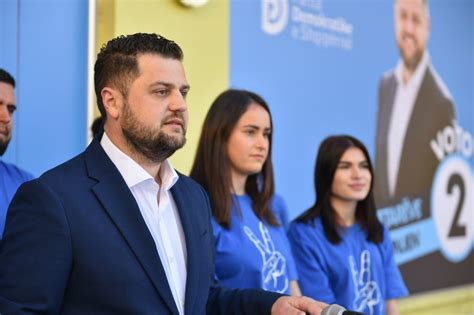 Fushata Në Lushnje Indrit Sefa Fton Për Debat Publik Dy Kandidatët E