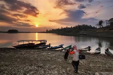 4 Pesona Keindahan Waduk Cacaban Tegal Yuk Jelajahi Bukit Savana Dan