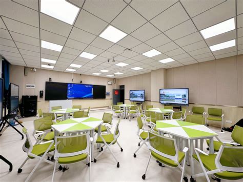 Modern education with Metz interactive monitors: the future in your