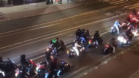 Motoren Grootste Lawaaimakers Op Straat Ook Getunede Auto S Vallen Op