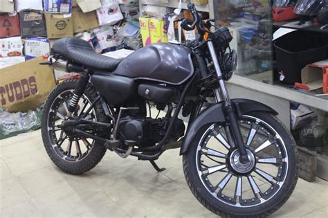 Modified Hero Honda Cd Deluxe With Dual Underseat Exhaust System