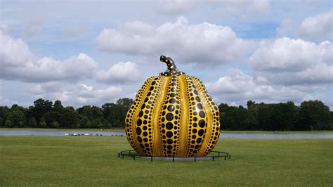 Yayoi Kusamas Towering Foot Tall Pumpkin Sculpture Debuts At London