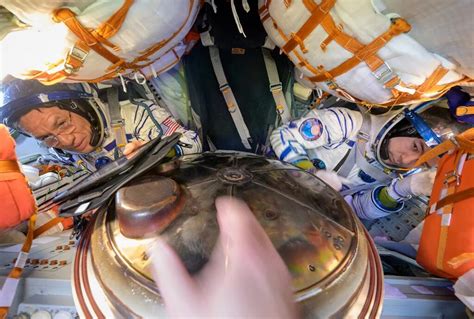 Tres Astronautas Regresaron A La Tierra Tras Permanecer M S De Un A O