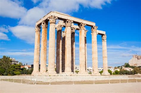 Le Temple De Zeus Olympien Ou L olympieion Est Un Monument De La Grèce