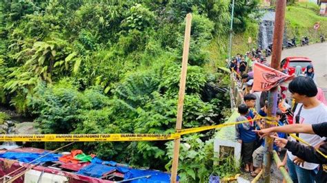 Update Kecelakaan Bus Di Guci Knkt Ungkap Penyebab Kecelakaan Bus