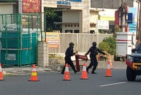 Benda Mirip Bom Ditemukan Warga Dekat Kantor Balai Kota Solo Sempat