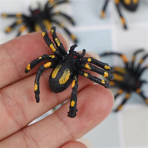 5pcs 45cm Simulation Spider Plastic Spider Novelty Funny Joke Prank Realistic Props Halloween