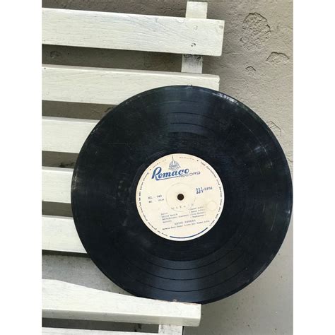 Jual Vinyl Piringan Hitam Ernie Johan Sejak Diperjalanan Shopee