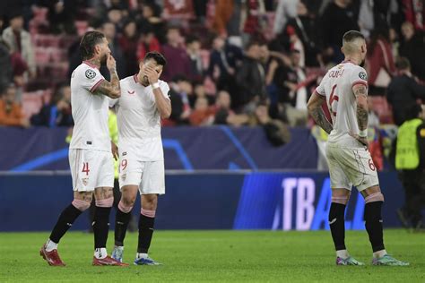 Champions El Sevilla Se Suicida Ante El Psv Pero Se Amarra A Diego🌞