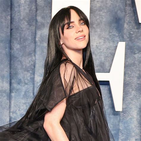 Billie Eilish Bares Huge Midriff Tattoo In Cropped Tee And Low Rise Pants Hello