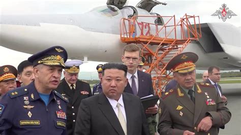 Kim Jong Un Inspects Russian Bombers, Warship on Visit to Russia's Far East