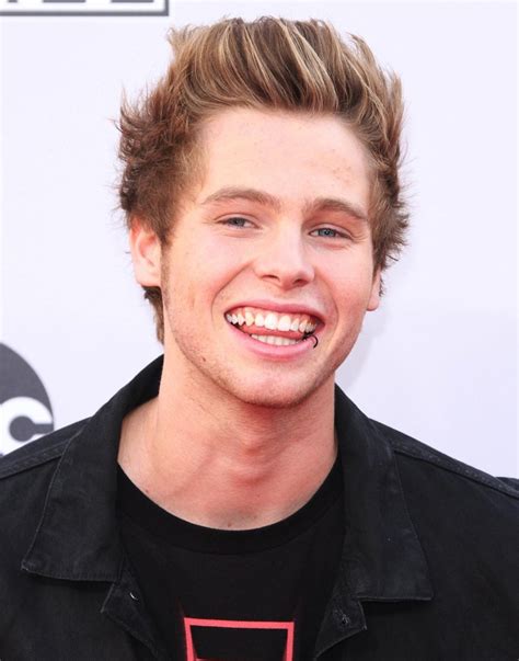 Images For > Luke Hemmings