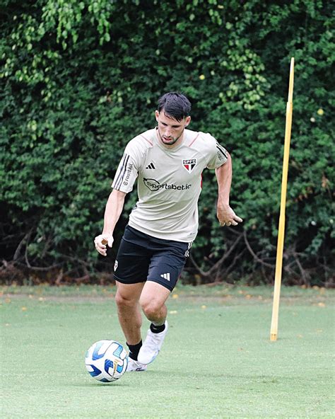 São Paulo FC on Twitter O Tricolor realizou o último treino antes de