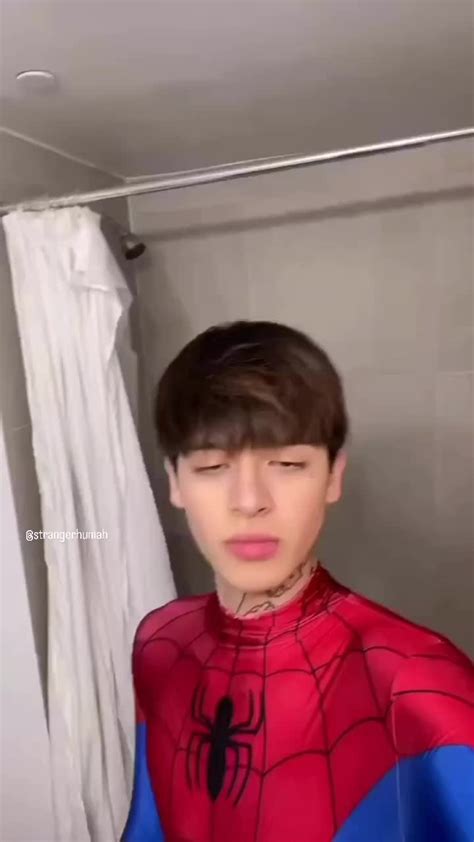 Video De Max Valenzuela Que Borr De Su Cuenta Con Su Traje De Spider