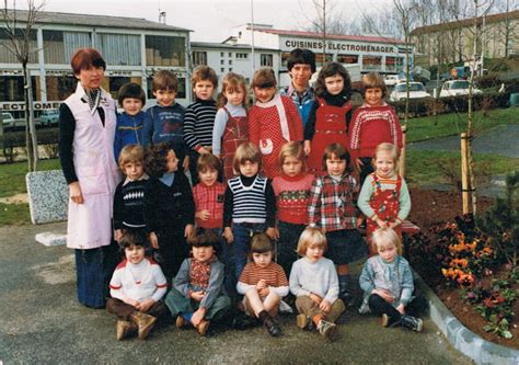 Photo De Classe Petite Ou Moyenne Section De